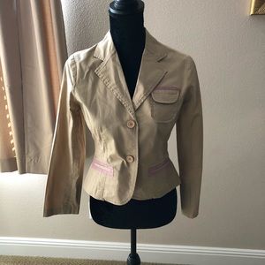 Beautiful jacket never worn! Very stylish!